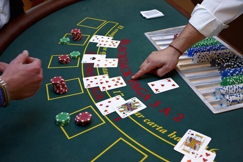 Como jugar y ganar en el blackjack 