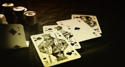 Como jugar bien al poker
